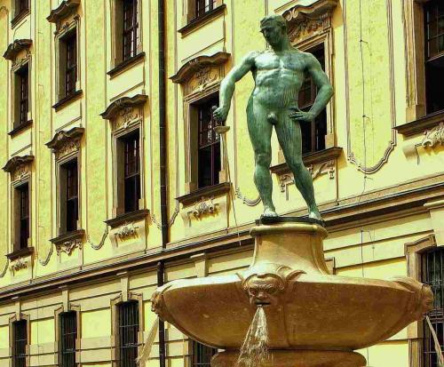 fontanna z szermierzem